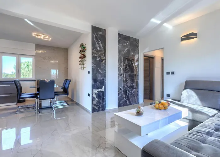 Feriehus Damir By Interhome *