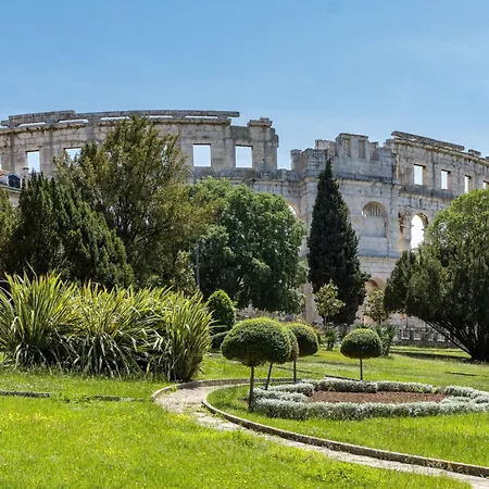 Damir By Interhome Semesterbostad Pula