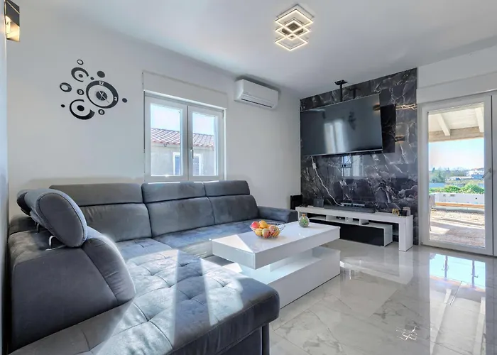 Damir By Interhome Semesterbostad *