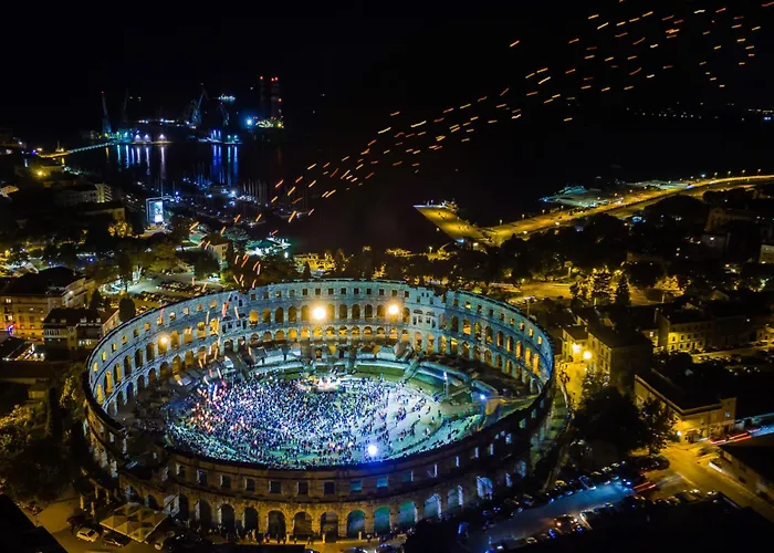 Damir By Interhome Пула